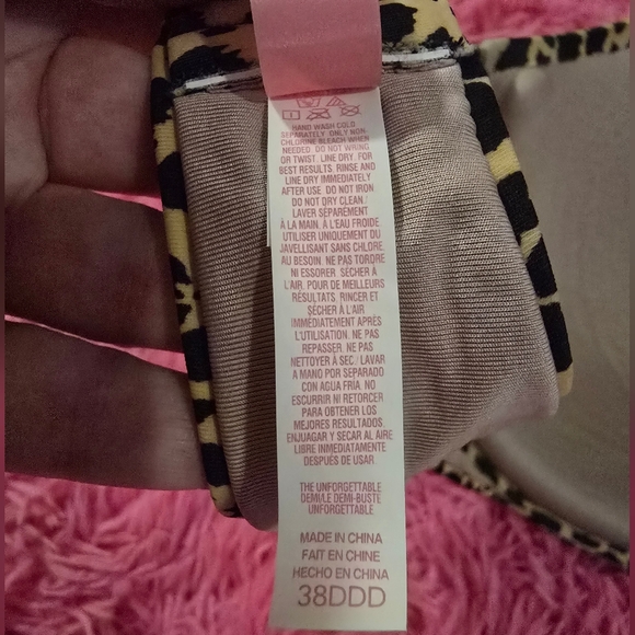 38DDD swim - Picture 5 of 11